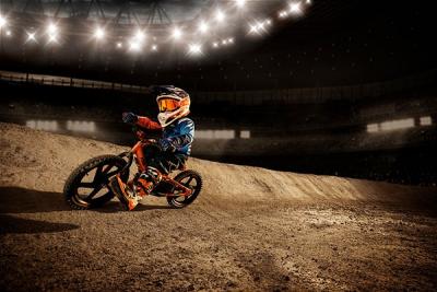 STACYC FACTORY REPLICA: LA RIVOLUZIONE DEL DIVERTIMENTO A DUE RUOTE PER MOTOCICLISTI IN ERBA!